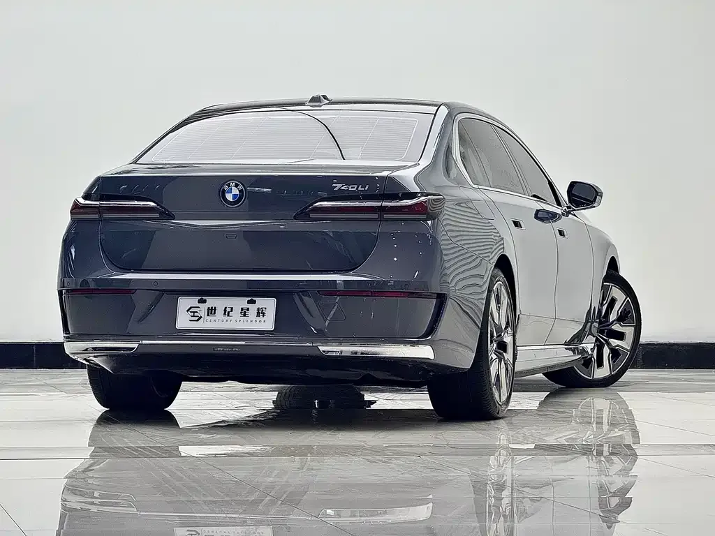 BMW i7 — фото 6