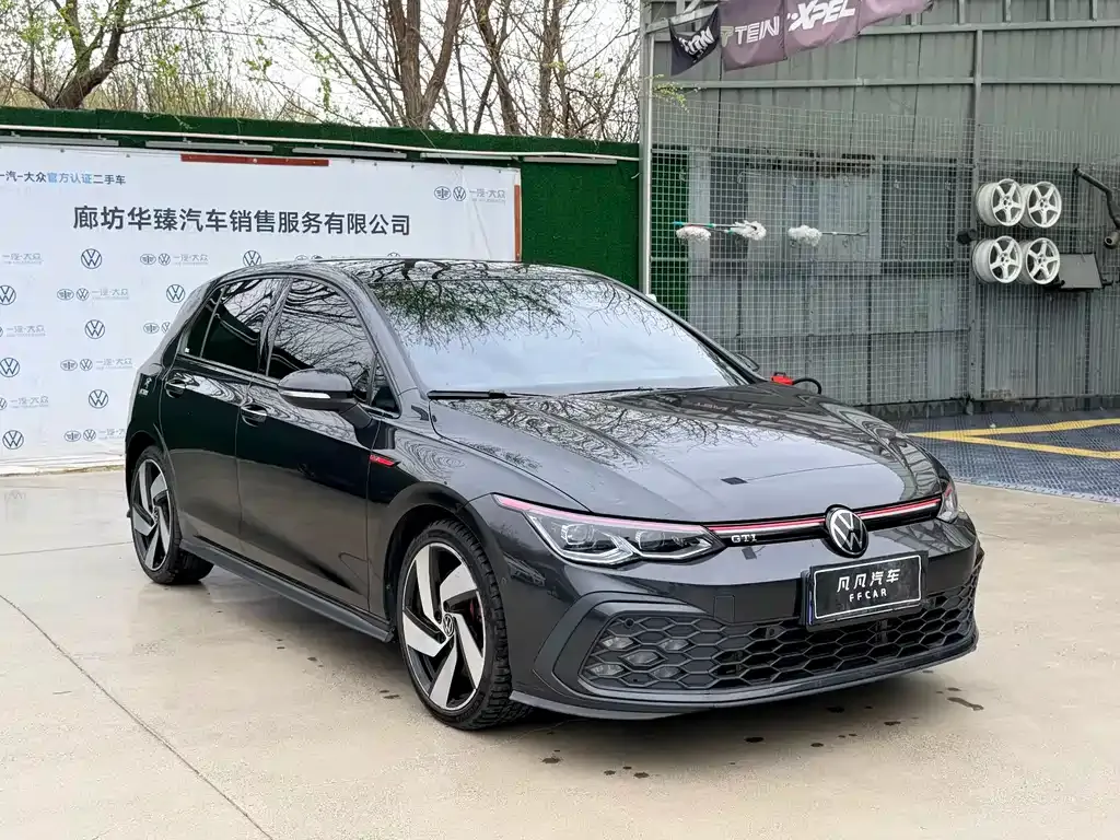 Volkswagen Golf GTI — фото 9