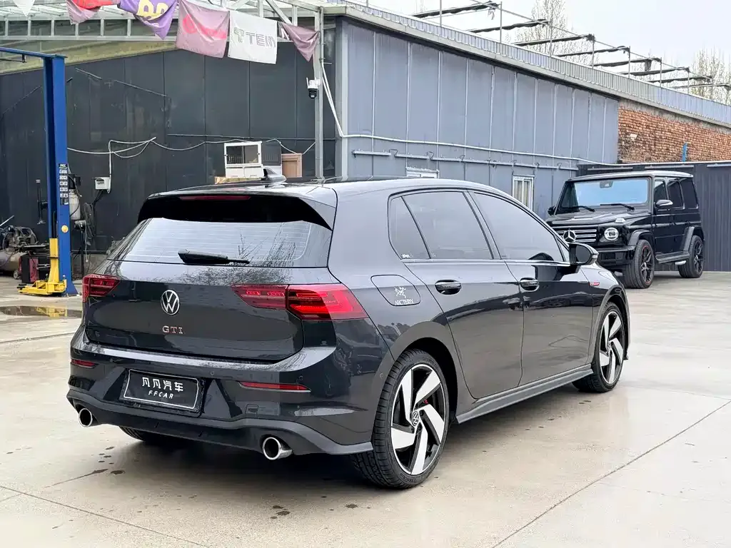 Volkswagen Golf GTI — фото 8