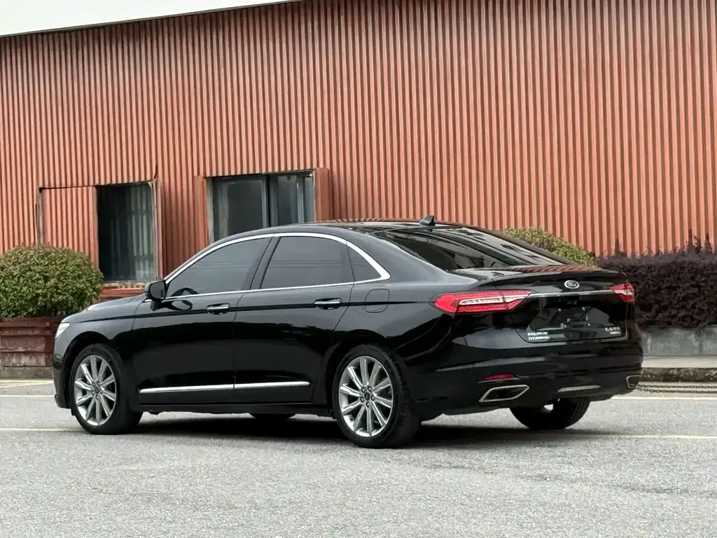 Ford Taurus — фото 4
