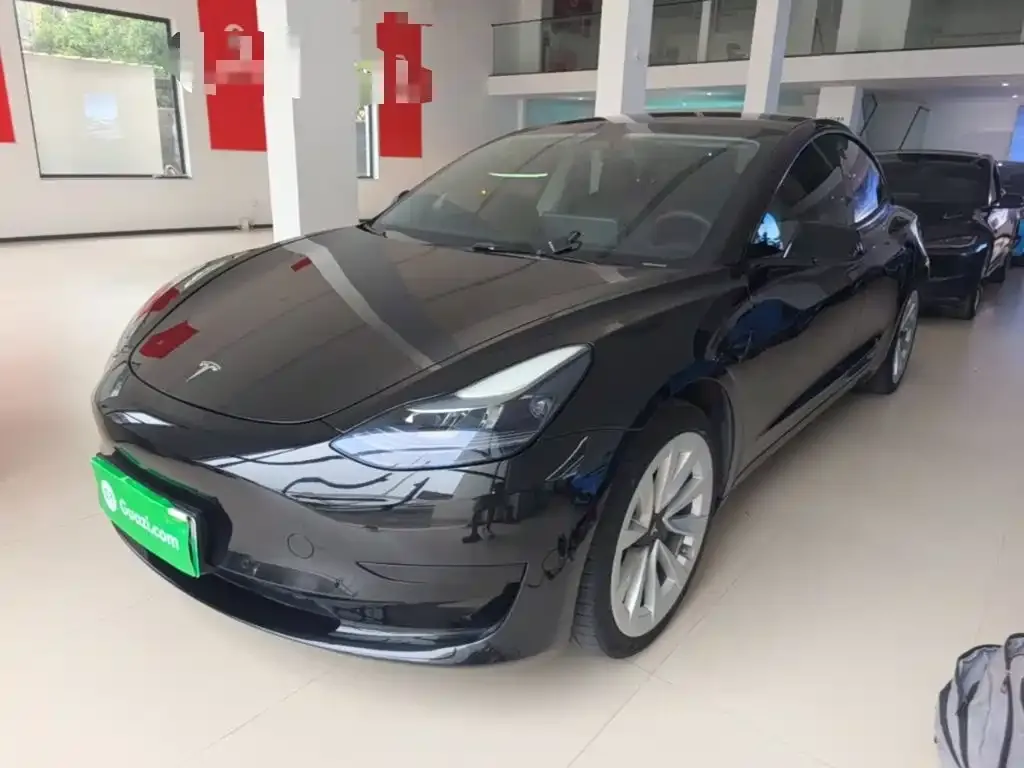 Tesla Model 3 — фото 3