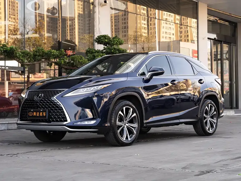 Lexus RX — фото 1