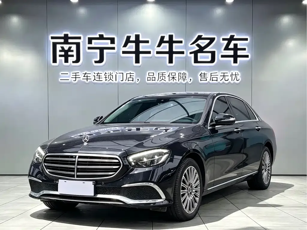 Mercedes-Benz E-Class — фото 1