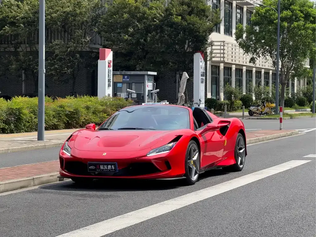 Ferrari F8 — фото 1
