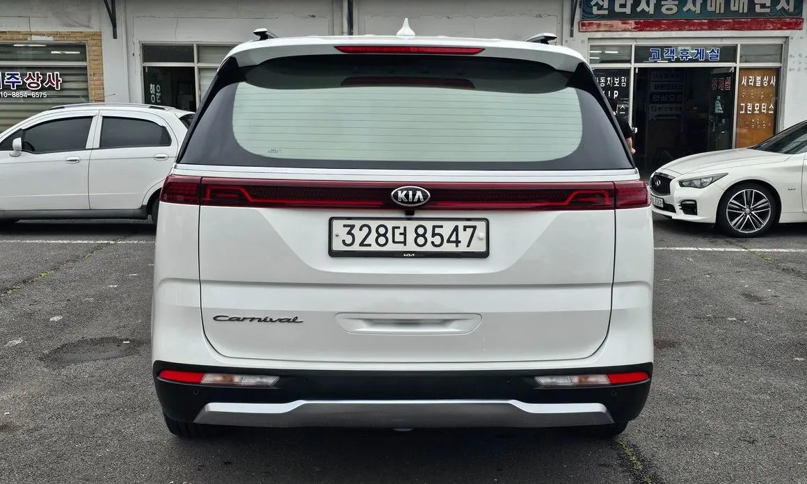 Kia Carnival — фото 3