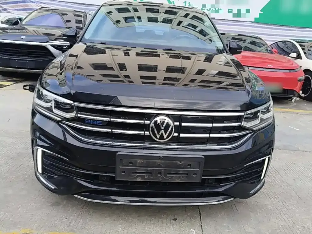Volkswagen Tiguan L PHEV — фото 8