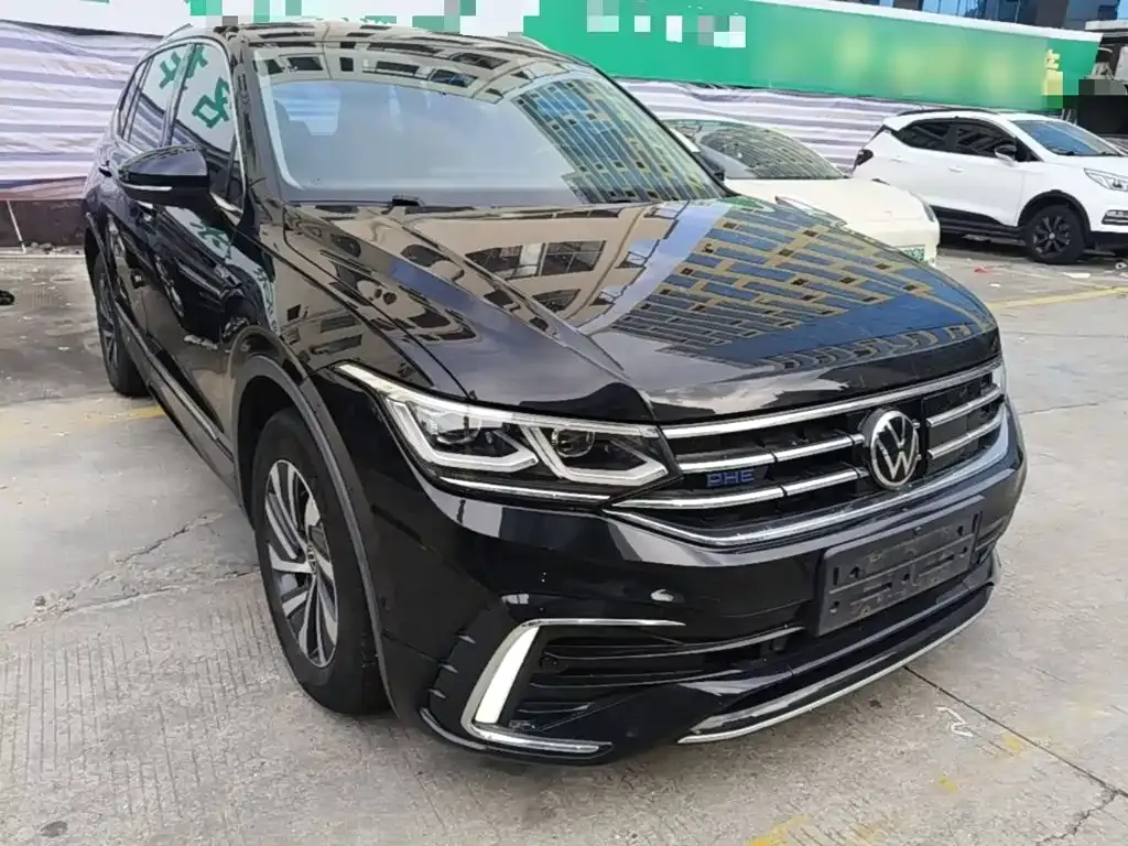 Volkswagen Tiguan L PHEV — фото 3