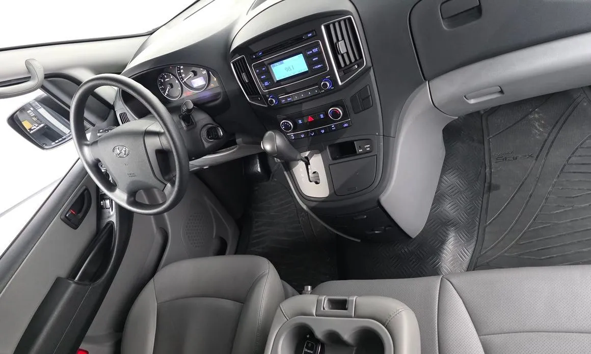 Hyundai Starex — фото 2