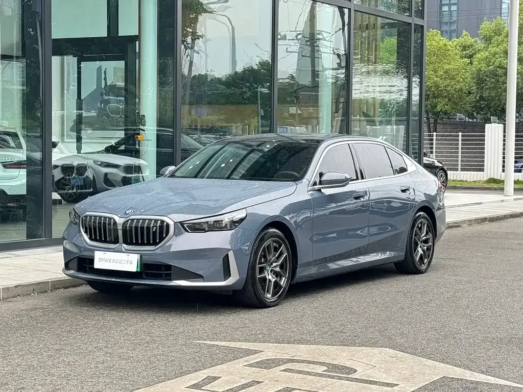 BMW i5 — фото 1