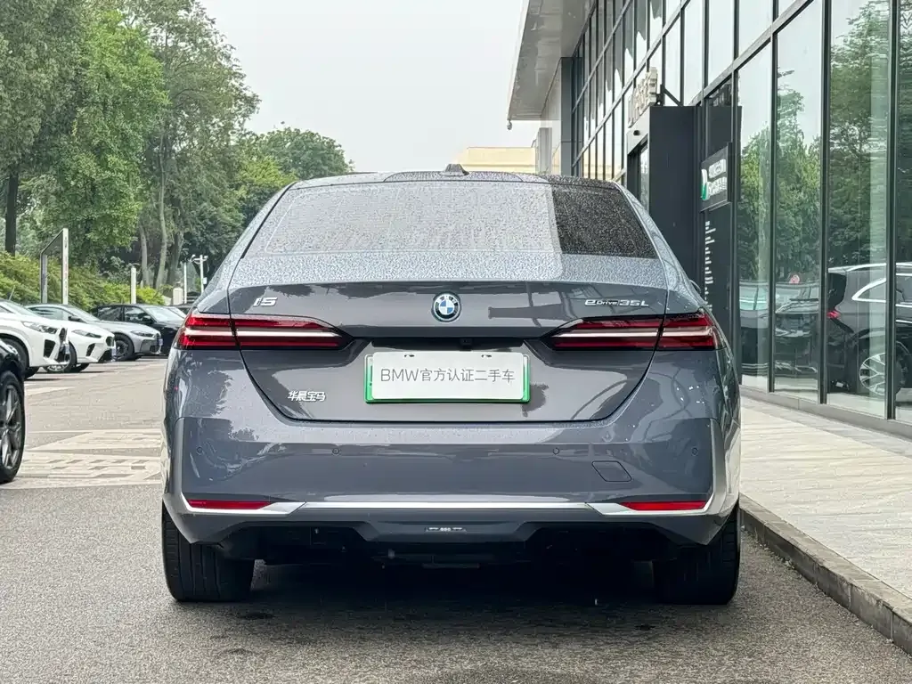 BMW i5 — фото 2