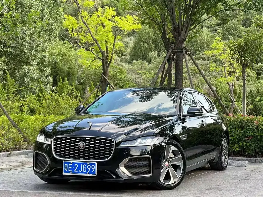 Jaguar XFL — фото 1