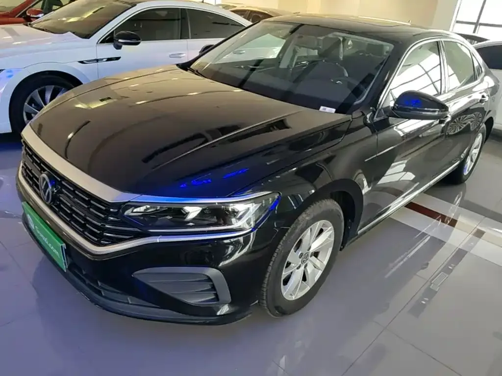 Volkswagen Passat — фото 1