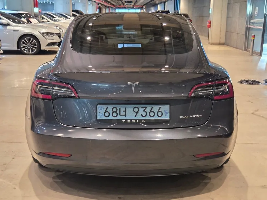 Tesla Model 3 — фото 5