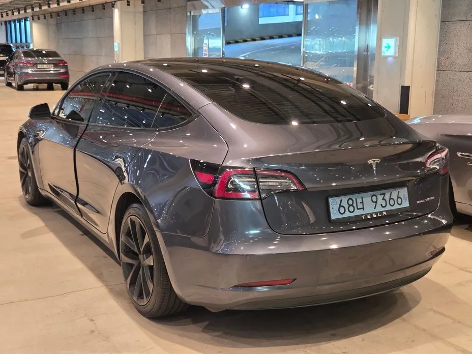 Tesla Model 3 — фото 7