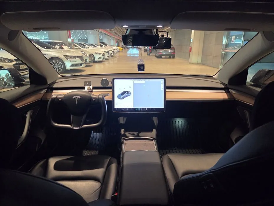 Tesla Model 3 — фото 9
