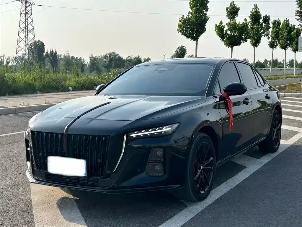 Hongqi H5 — фото 1