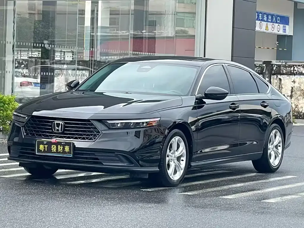 Honda Accord — фото 1