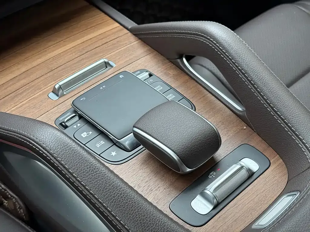Mercedes-Benz GLS — фото 8
