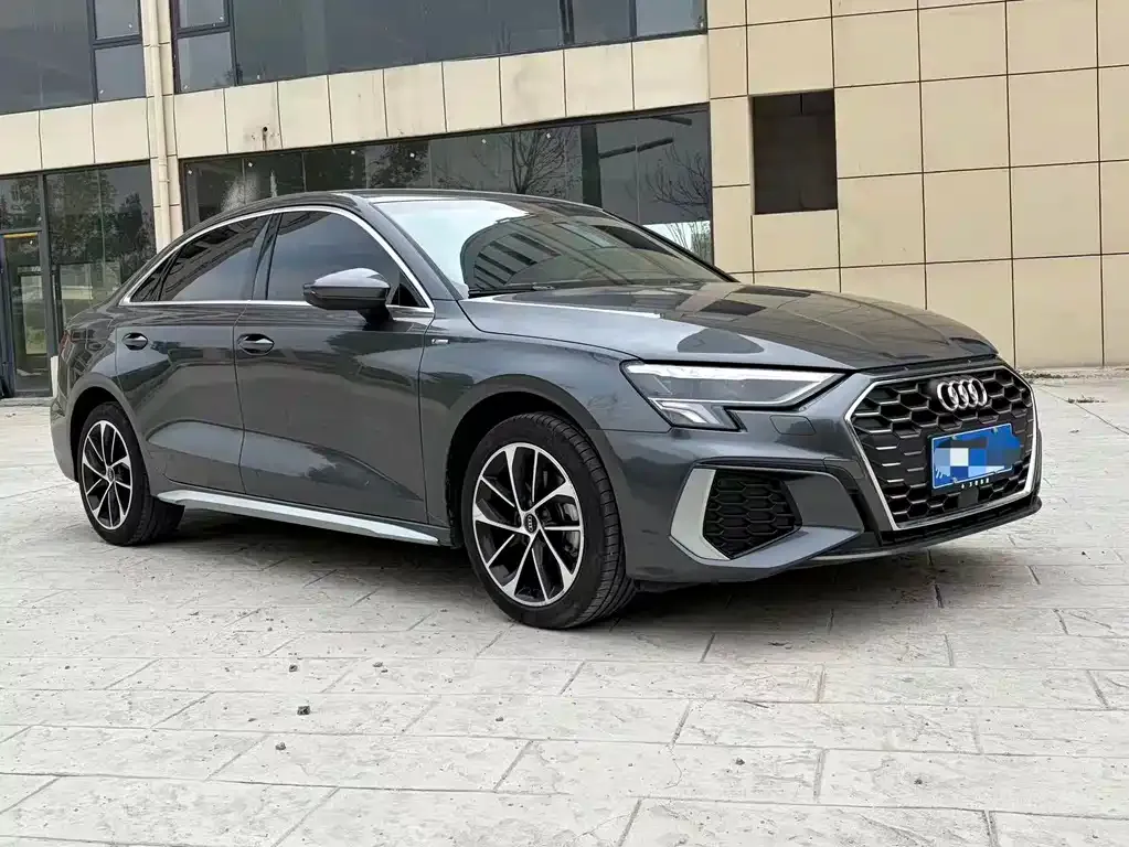 Audi A3 — фото 1