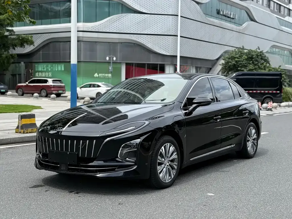 Hongqi E-QM5 — фото 1