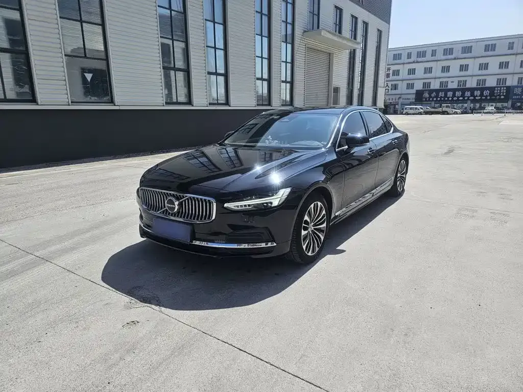 Volvo S90 — фото 1