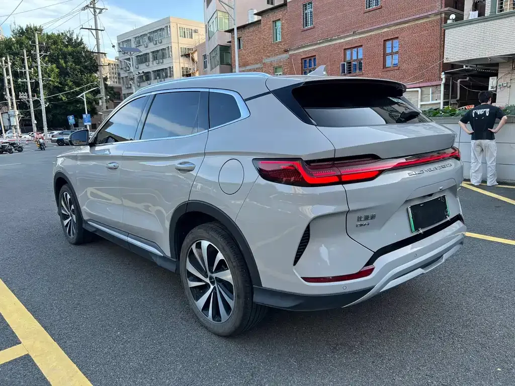 BYD PLUS New Energy — фото 10