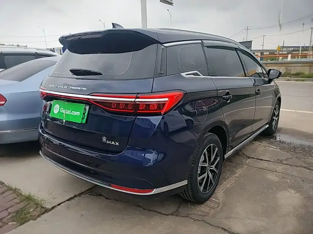 BYD MAX New Energy — фото 8