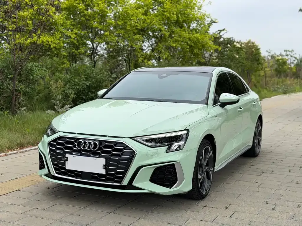 Audi A3 — фото 1