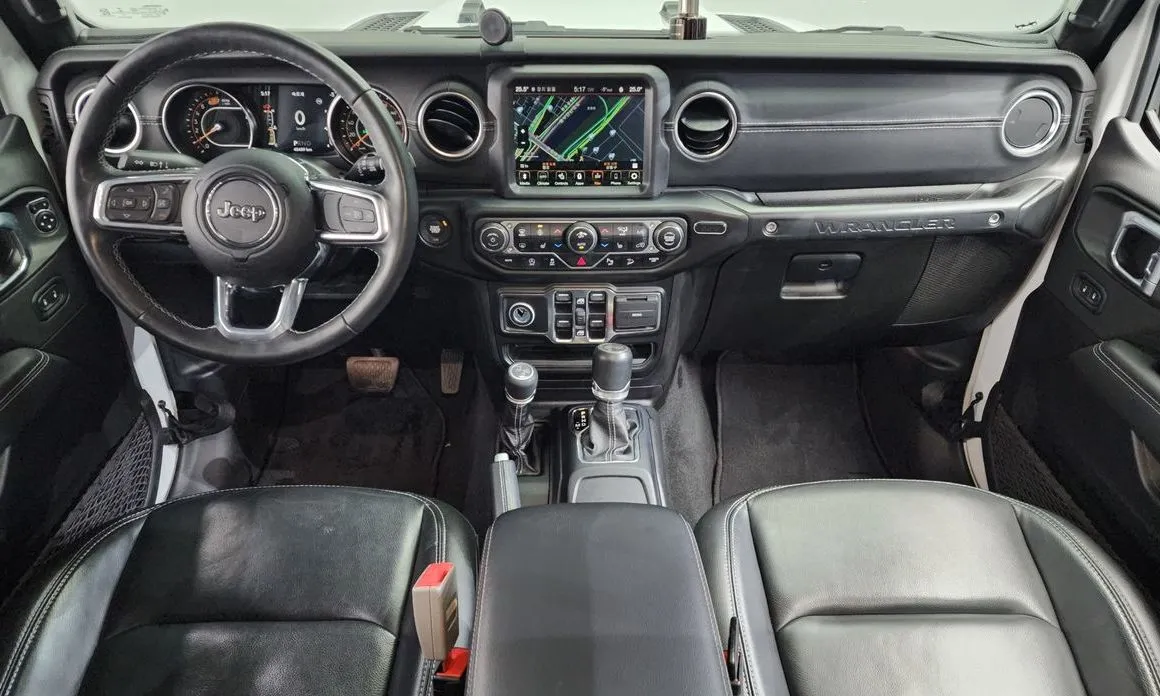 Jeep Wrangler — фото 6