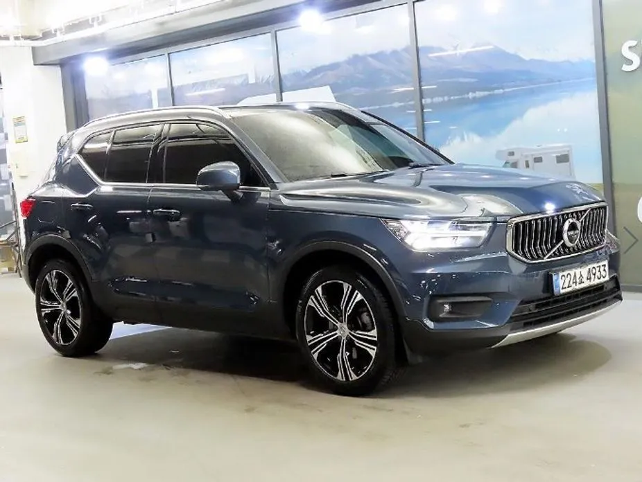 Volvo XC40 — фото 1