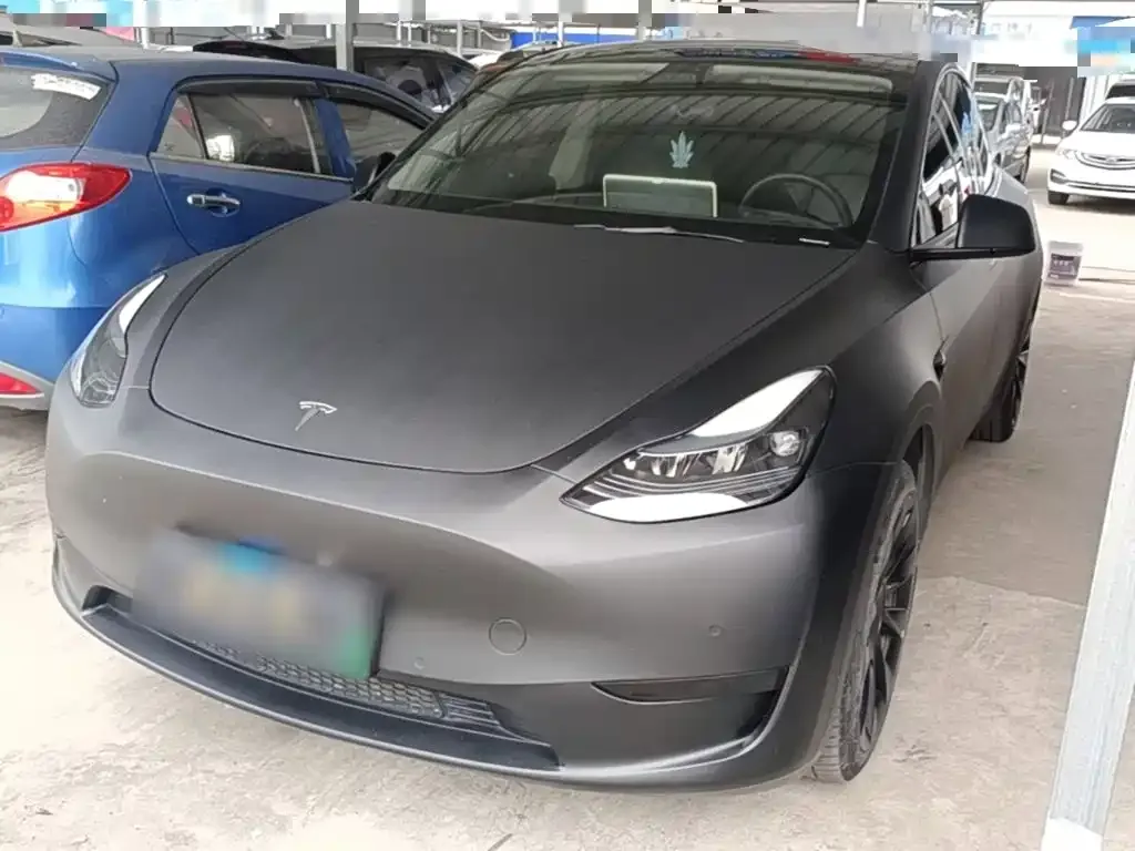 Tesla Model Y — фото 1