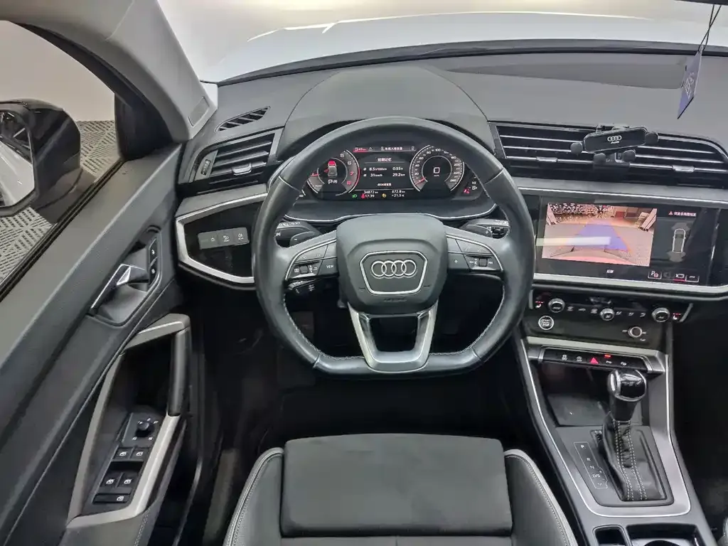 Audi Q3 — фото 5