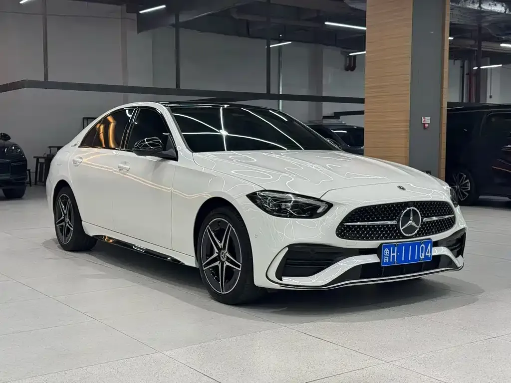 Mercedes-Benz C-Class — фото 1