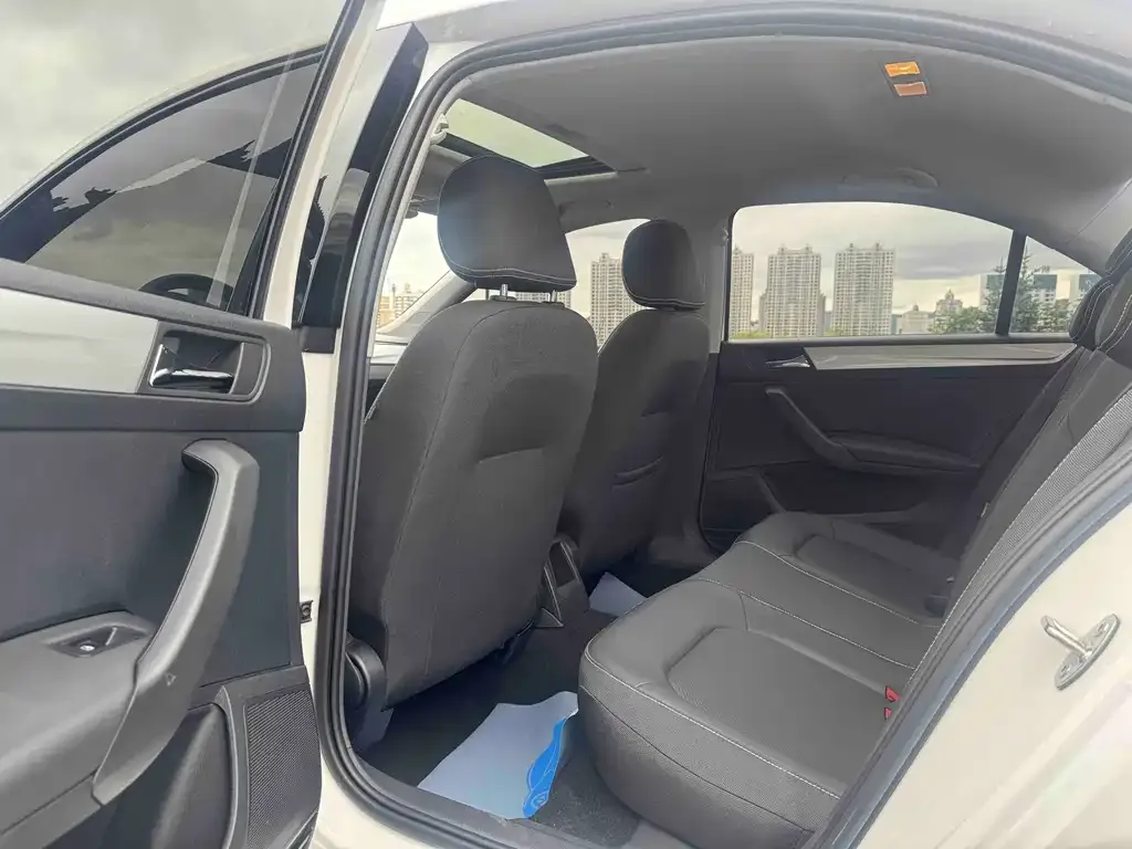 Skoda Rapid — фото 10