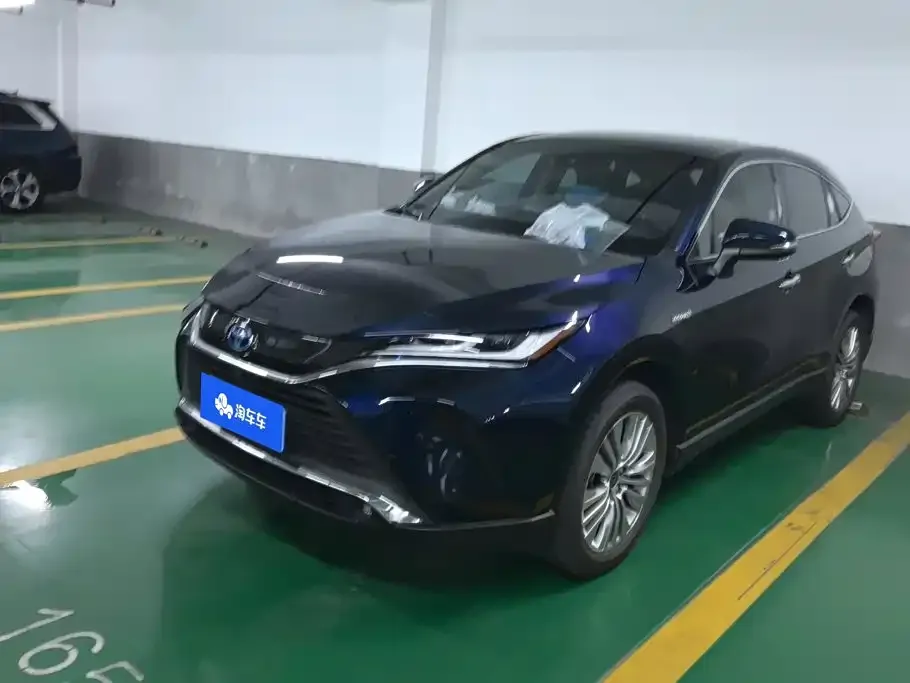 Toyota Harrier — фото 1