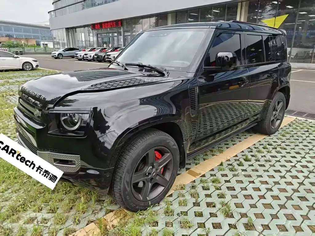 Land Rover Defender — фото 1