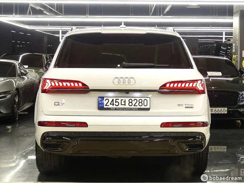 Audi Q7 — фото 10