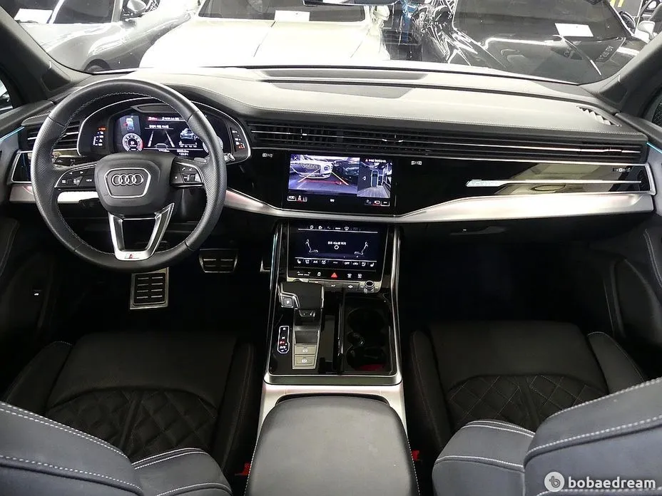 Audi Q7 — фото 8