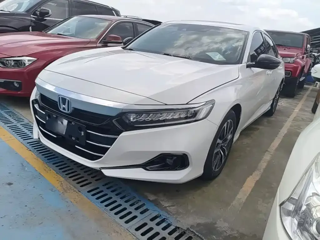 Honda Accord — фото 1