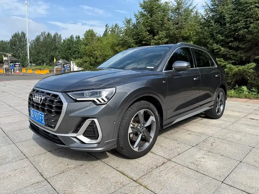 Audi Q3 — фото 1