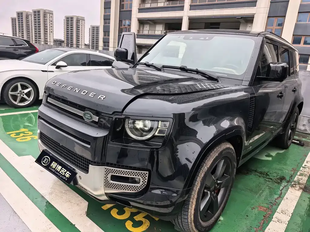 Land Rover Defender — фото 1