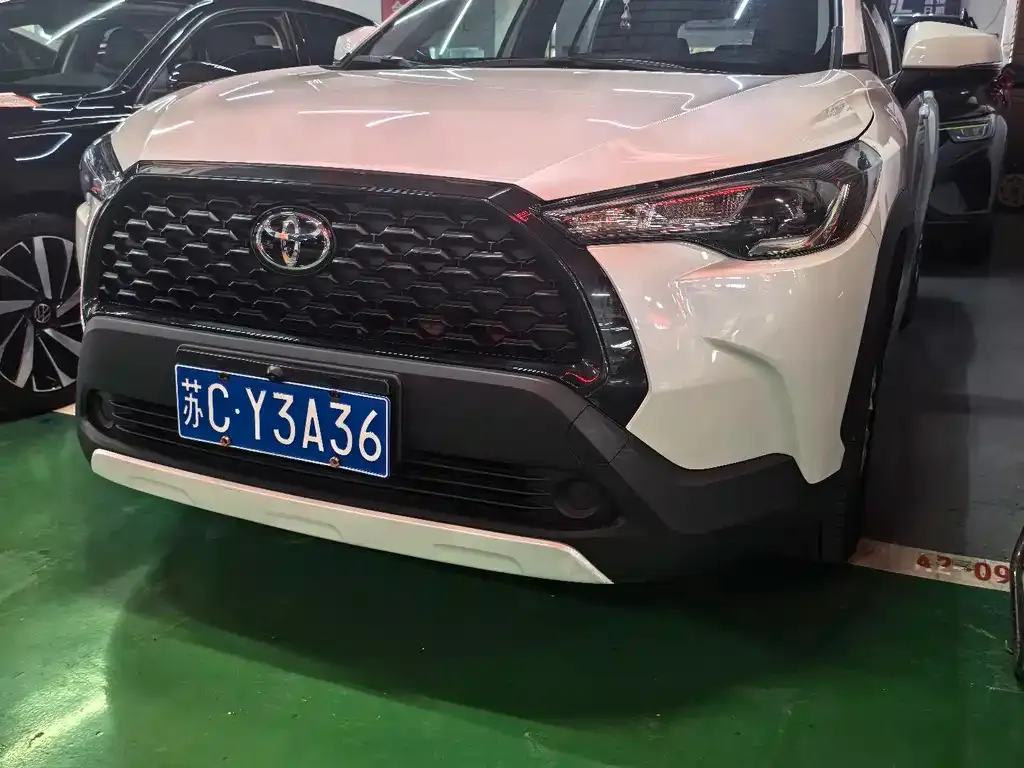 Toyota Corolla Cross — фото 1