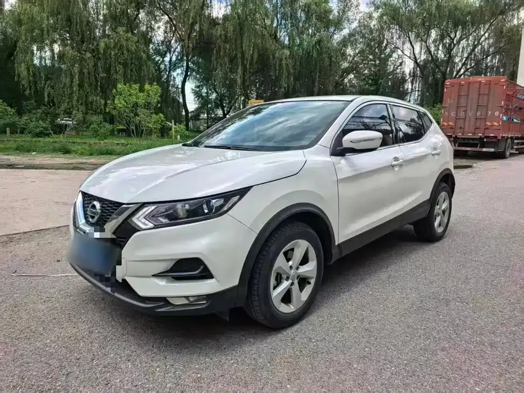 Nissan Qashqai — фото 1