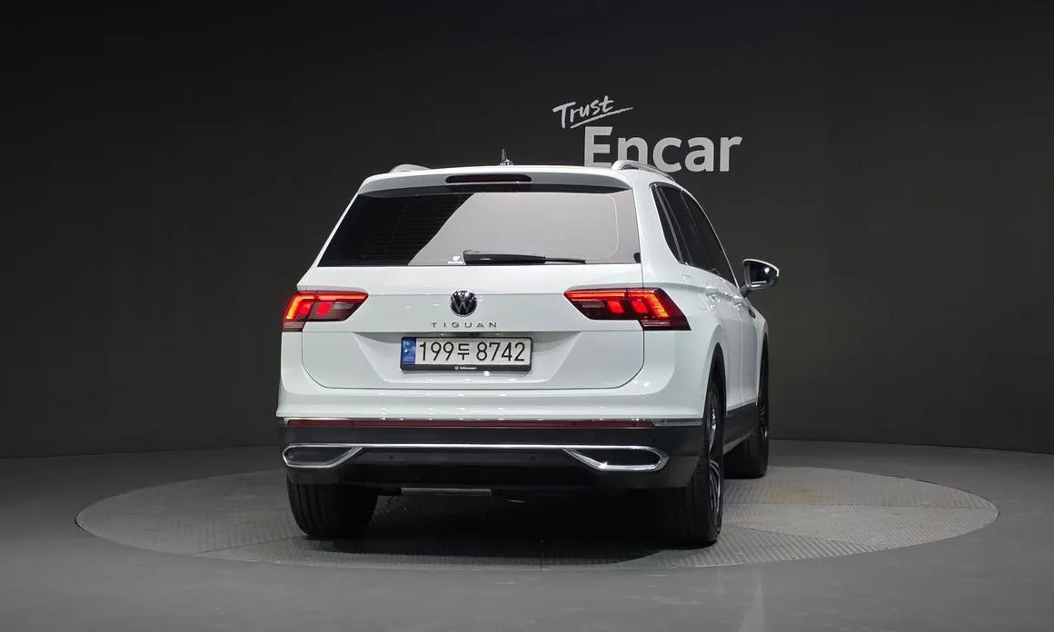 Volkswagen Tiguan — фото 6