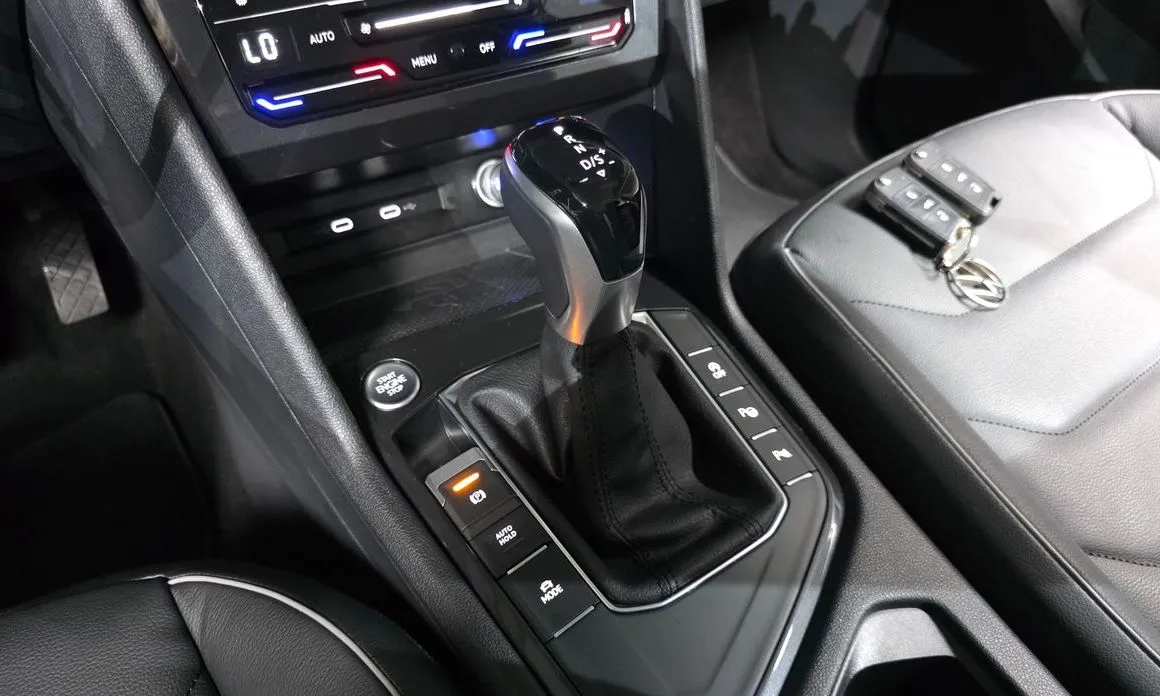 Volkswagen Tiguan — фото 8