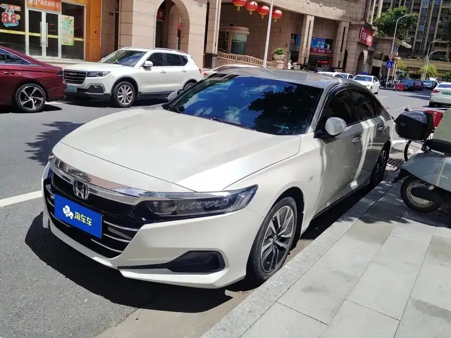 Honda Accord — фото 1