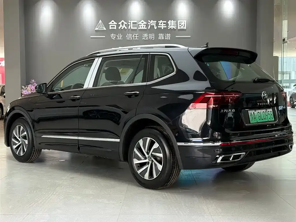 Volkswagen Tiguan L PHEV — фото 4