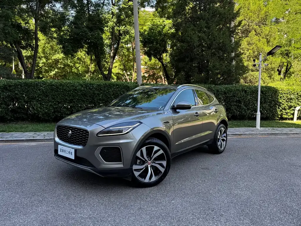 Jaguar E-PACE — фото 1