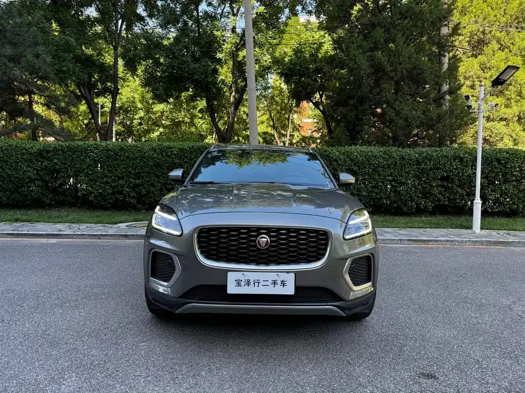 Jaguar E-PACE — фото 5