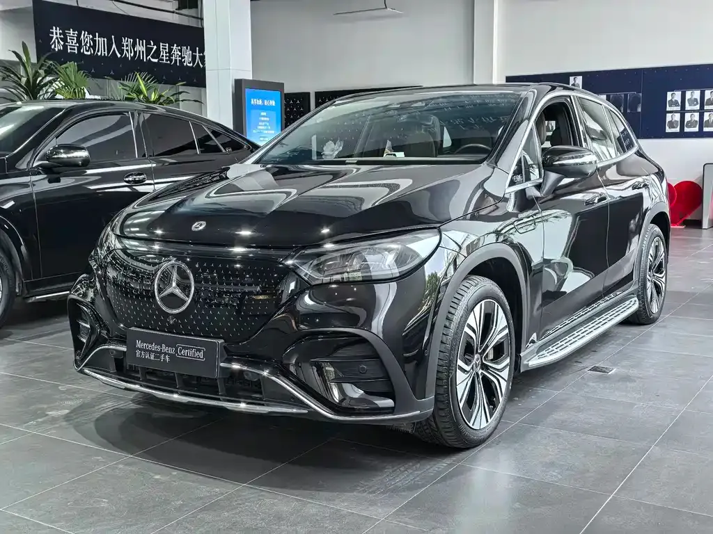 Mercedes-Benz EQE SUV — фото 1